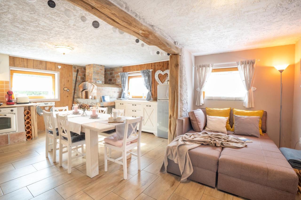 Guest House Pr' Cut Zirovnica Bagian luar foto