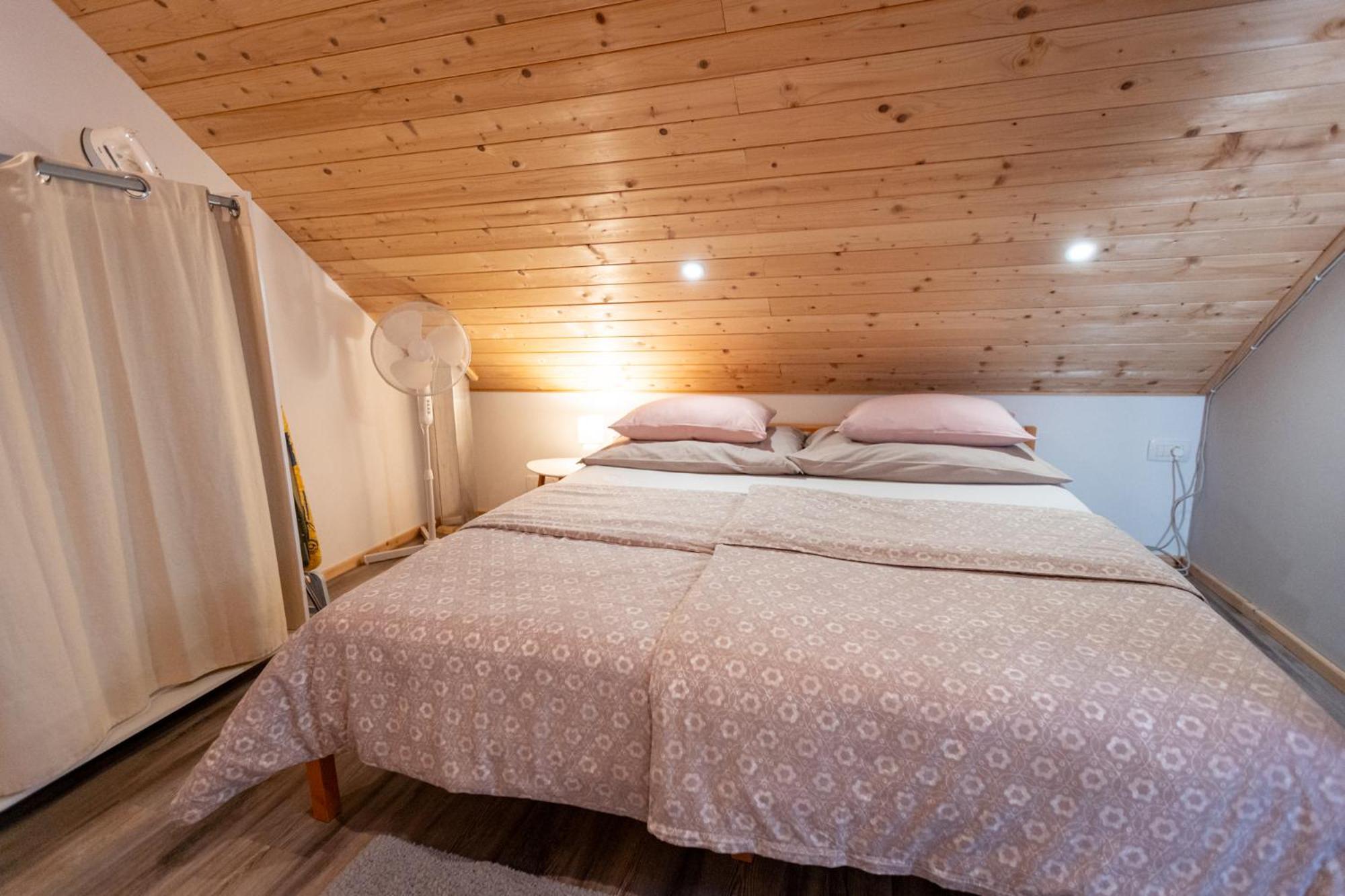Guest House Pr' Cut Zirovnica Bagian luar foto