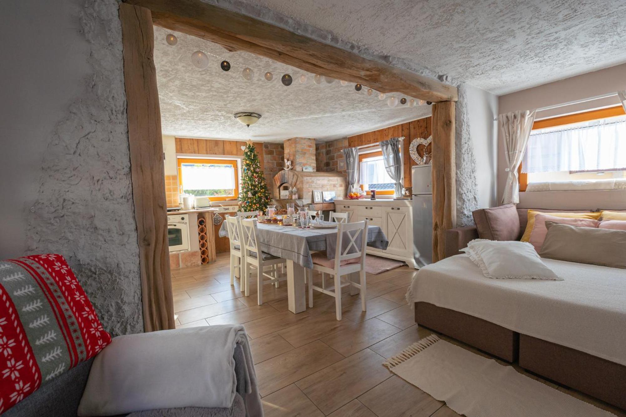 Guest House Pr' Cut Zirovnica Bagian luar foto