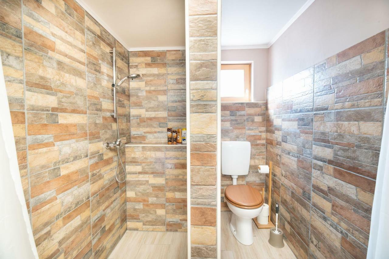 Guest House Pr' Cut Zirovnica Bagian luar foto
