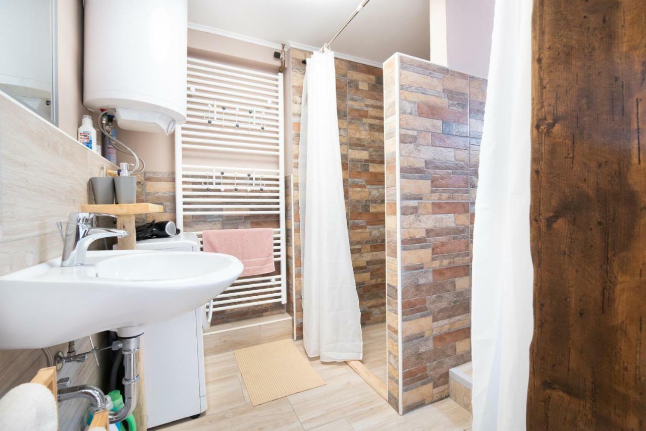 Guest House Pr' Cut Zirovnica Bagian luar foto